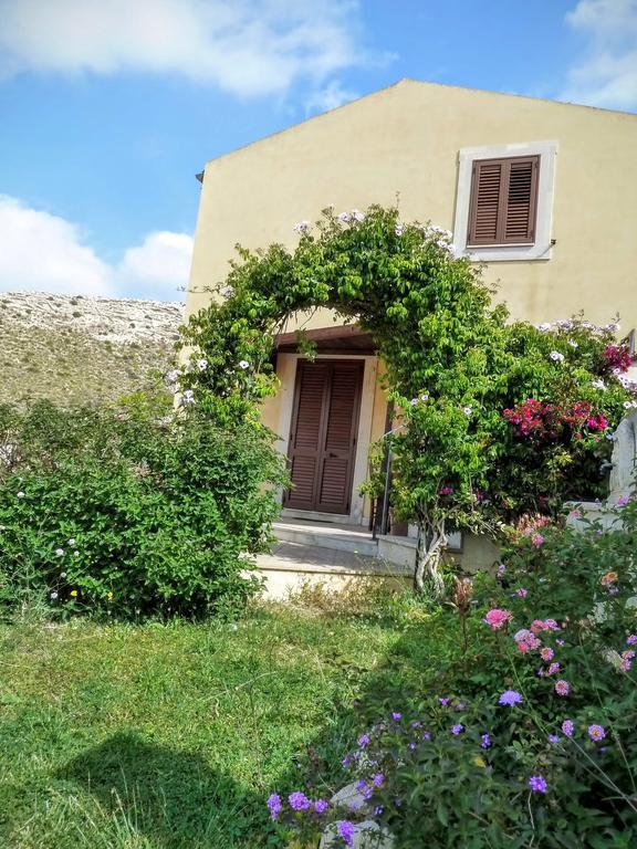 Agriturismo Timpa Del Sole Villa Noto Bagian luar foto